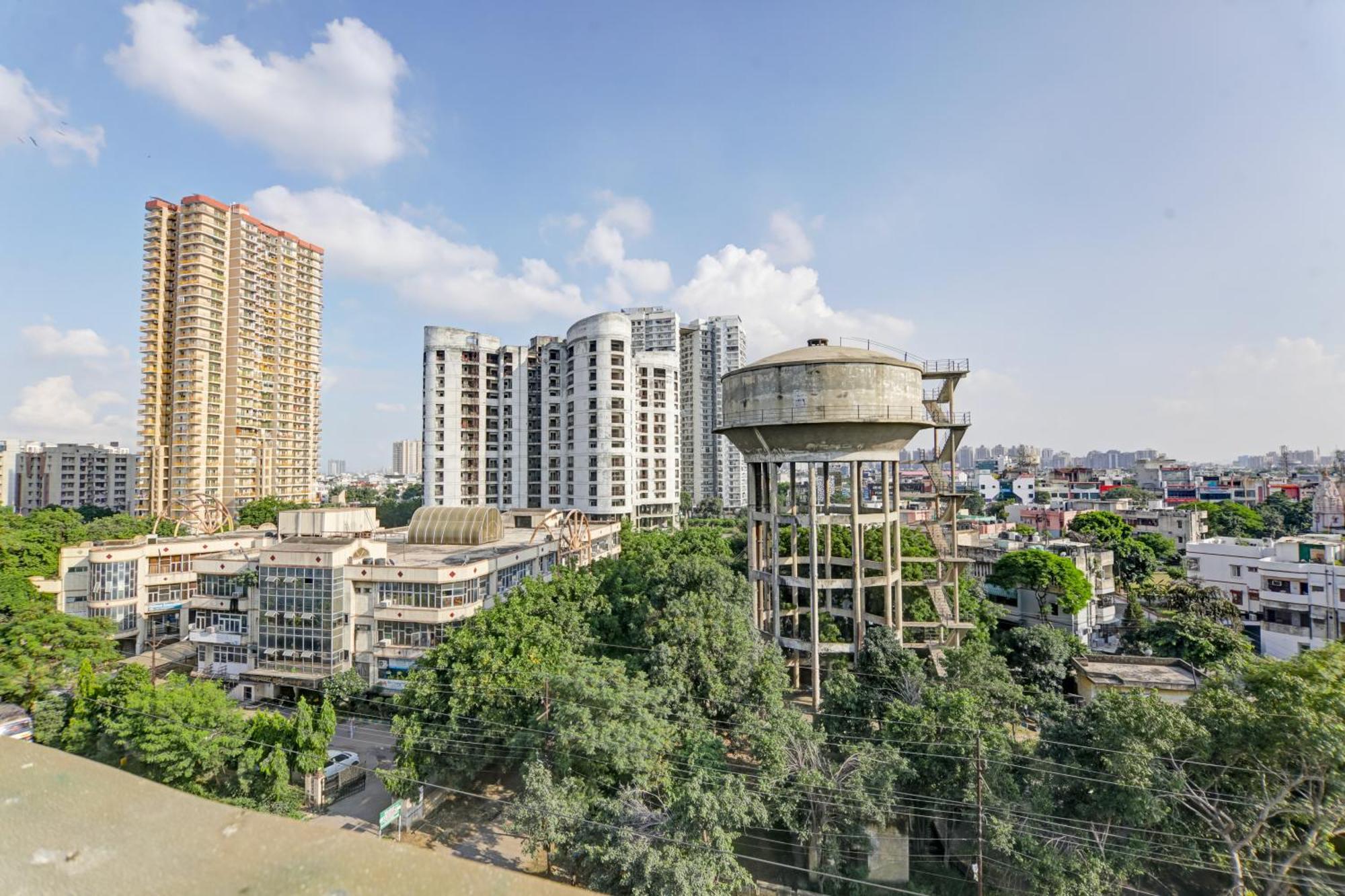 Status By Hotel The Emporio Ghaziabad Exterior photo
