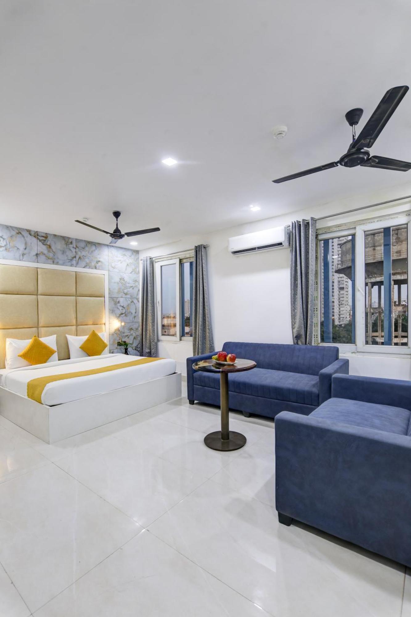 Status By Hotel The Emporio Ghaziabad Exterior photo