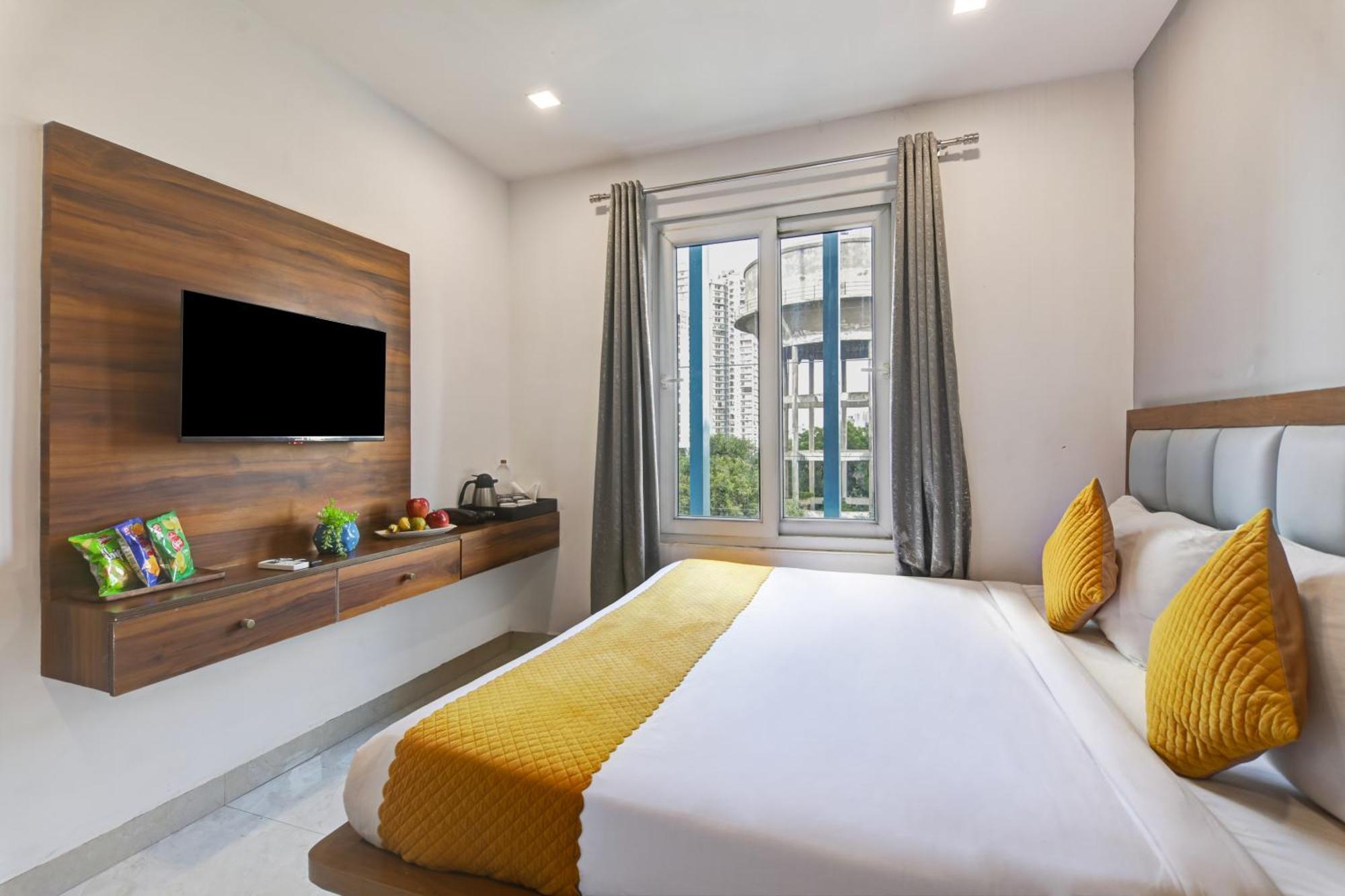 Status By Hotel The Emporio Ghaziabad Exterior photo