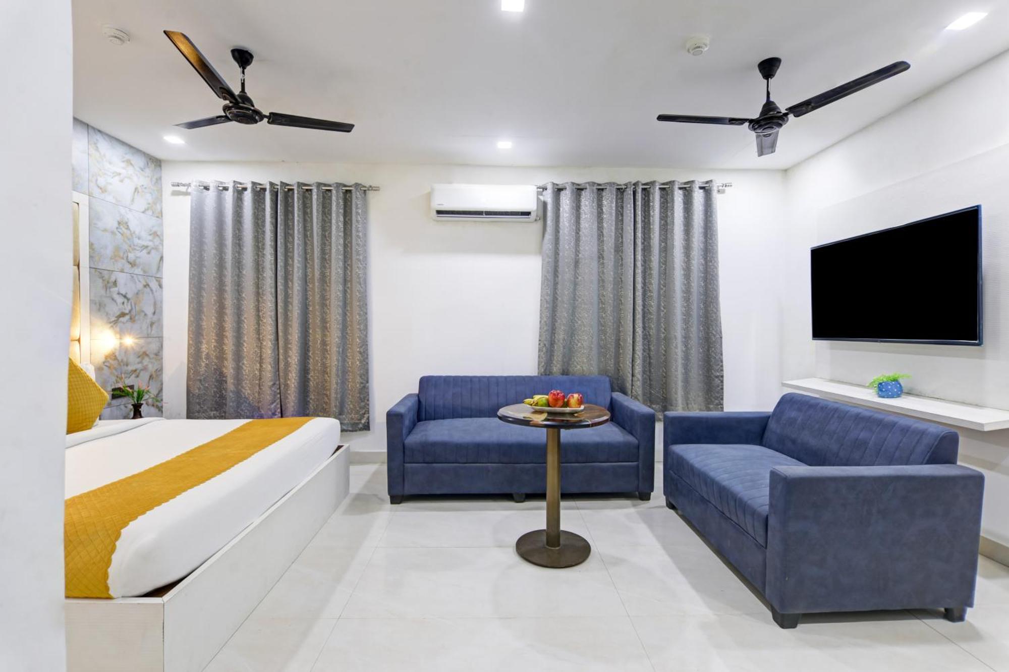 Status By Hotel The Emporio Ghaziabad Exterior photo